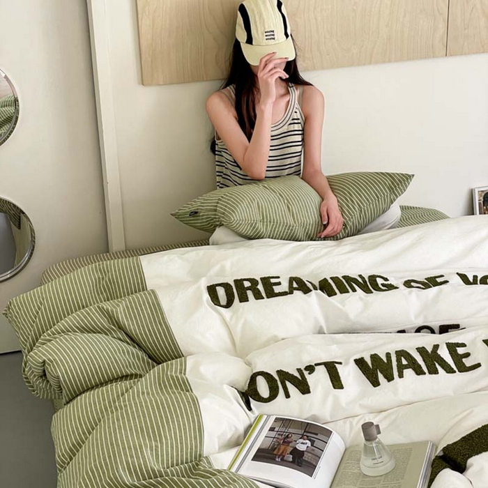 91家纺网 家纺一手货源 找家纺 圆岛家纺 2024新款博主风全棉色织水洗棉拼接毛巾绣四件套 多米绿