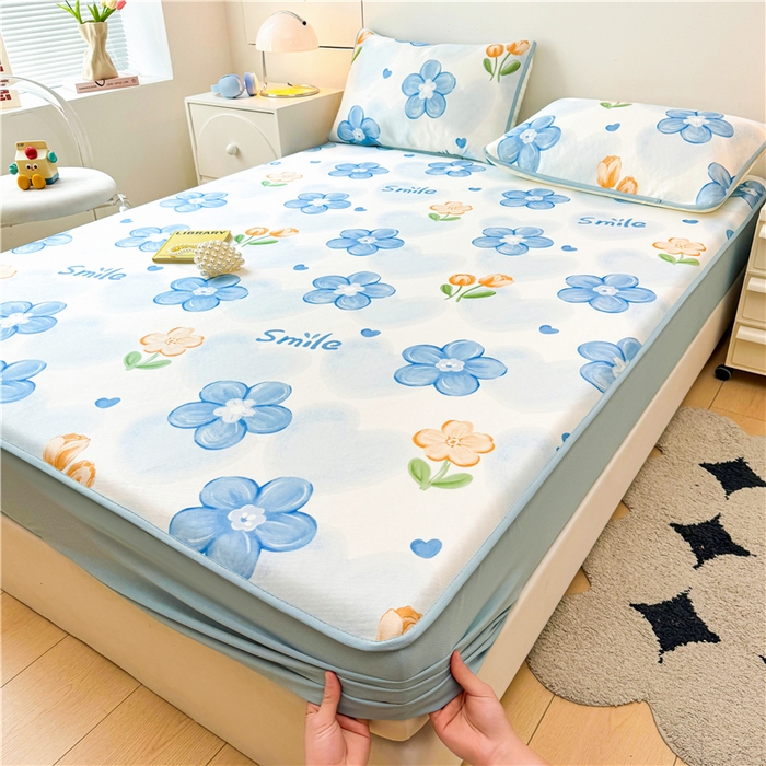 91家纺网 家纺一手货源 找家纺 喜居 2024新款碳光冰丝席床笠款 蓝色花海