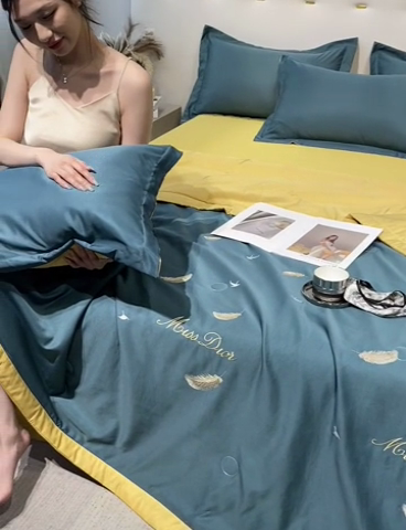 91家纺网 家纺一手货源 找家纺 澳梵 2024新款莫代尔夏被四件套 羽毛绿