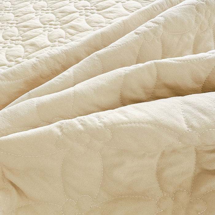 91家纺网 家纺一手货源 找家纺 罗艺轩 2024新款公主风水洗棉全夹棉床盖款三件套-盛宴 盛宴-牛乳白