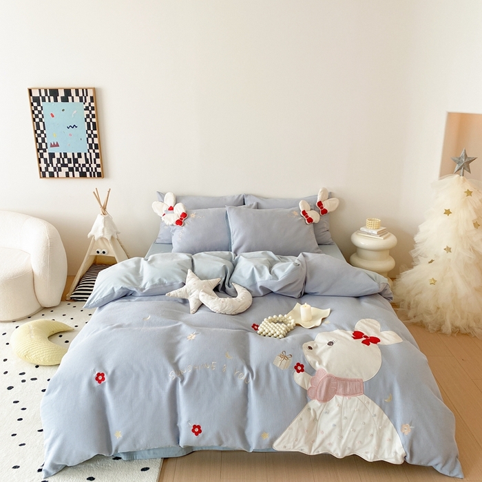 91家纺网 家纺一手货源 找家纺 朗莎 2024新款A版双层纱提花绣花B版40s水洗棉四件套 小兔子蓝