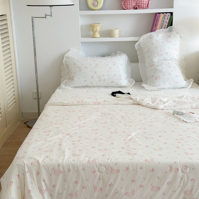 91家纺网 家纺一手货源 找家纺 昔可家纺 2024新款凉感冰皮床盖和同款夏被 蝴蝶结天鹅