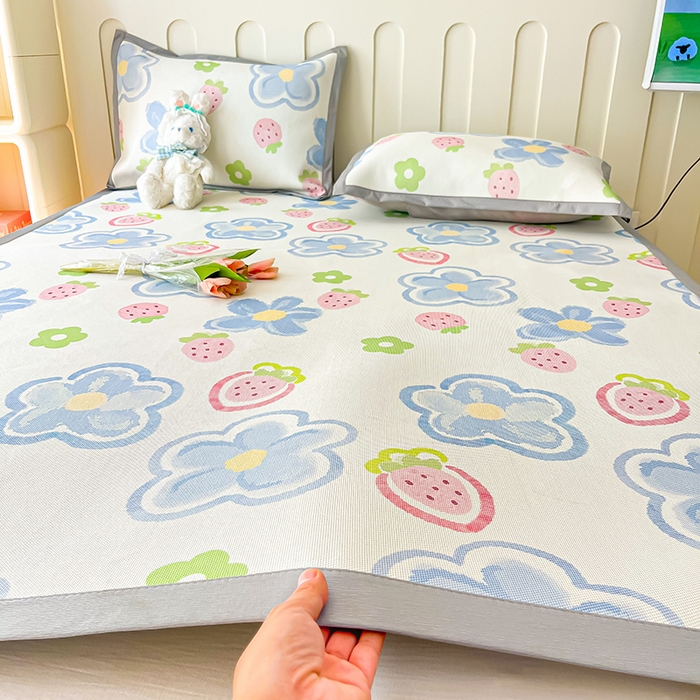 91家纺网 家纺一手货源 找家纺 安哆啦家纺 安哆啦家纺 2024新款A类冰藤印花凉席 草莓蓝花-凉席款