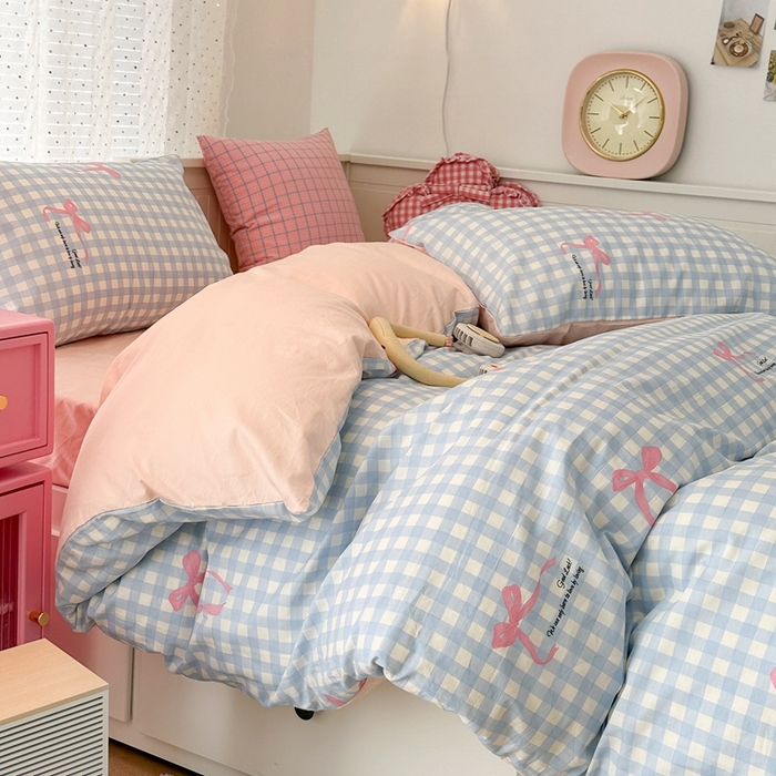 91家纺网 家纺一手货源 找家纺 昔可家纺 2024新款全棉条纹格子四件套--蝴蝶结系列 蓝格子蝴蝶结