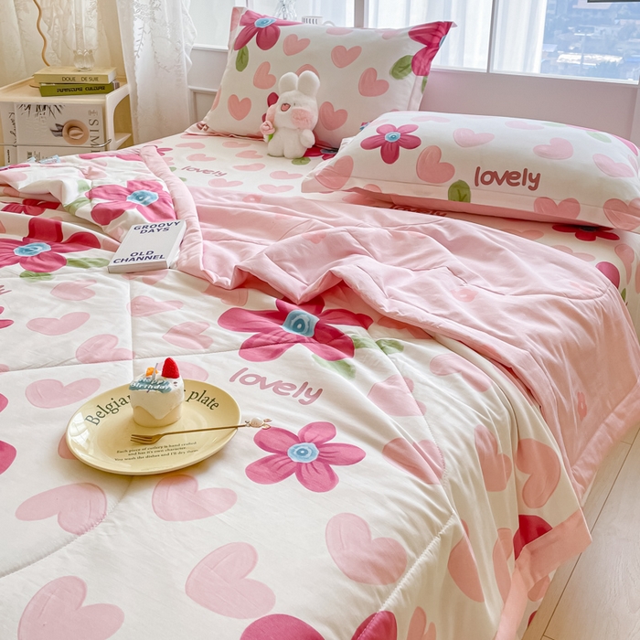 91家纺网 家纺一手货源 找家纺 菲梵家纺 2025春夏新品A类全棉喷气印花夏被 被子被芯 梦入花香