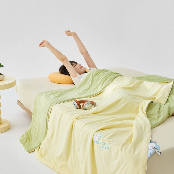 91家纺网 家纺一手货源 找家纺 安莱生活 2024新款小熊冰冰双拼系列高定版即刻凉感夏被3.0升级版 香橙