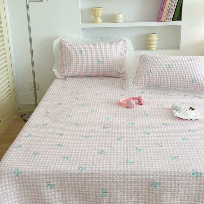 91家纺网 家纺一手货源 找家纺 昔可家纺 2024新款凉感冰皮床盖和同款夏被 粉格绿蝴蝶结