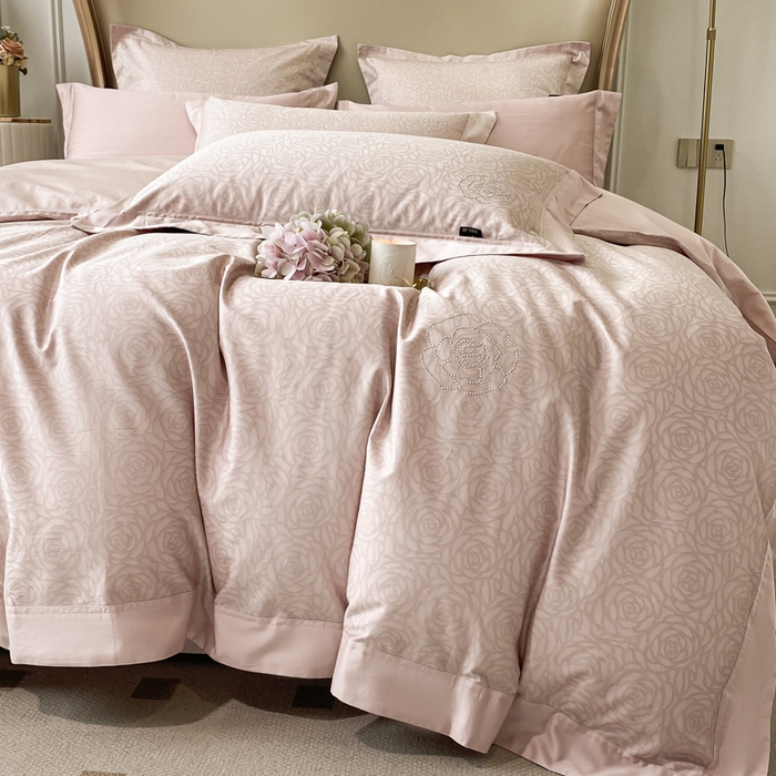 91家纺网 家纺一手货源 找家纺 品家居 2025新款长绒棉宽边印花四件套-邂逅 邂逅粉色