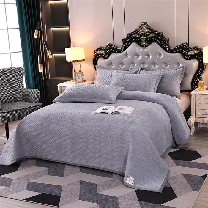 91家纺网 家纺一手货源 找家纺 芸锦豪 2024新款牛奶绒华夫格床盖 宾利灰