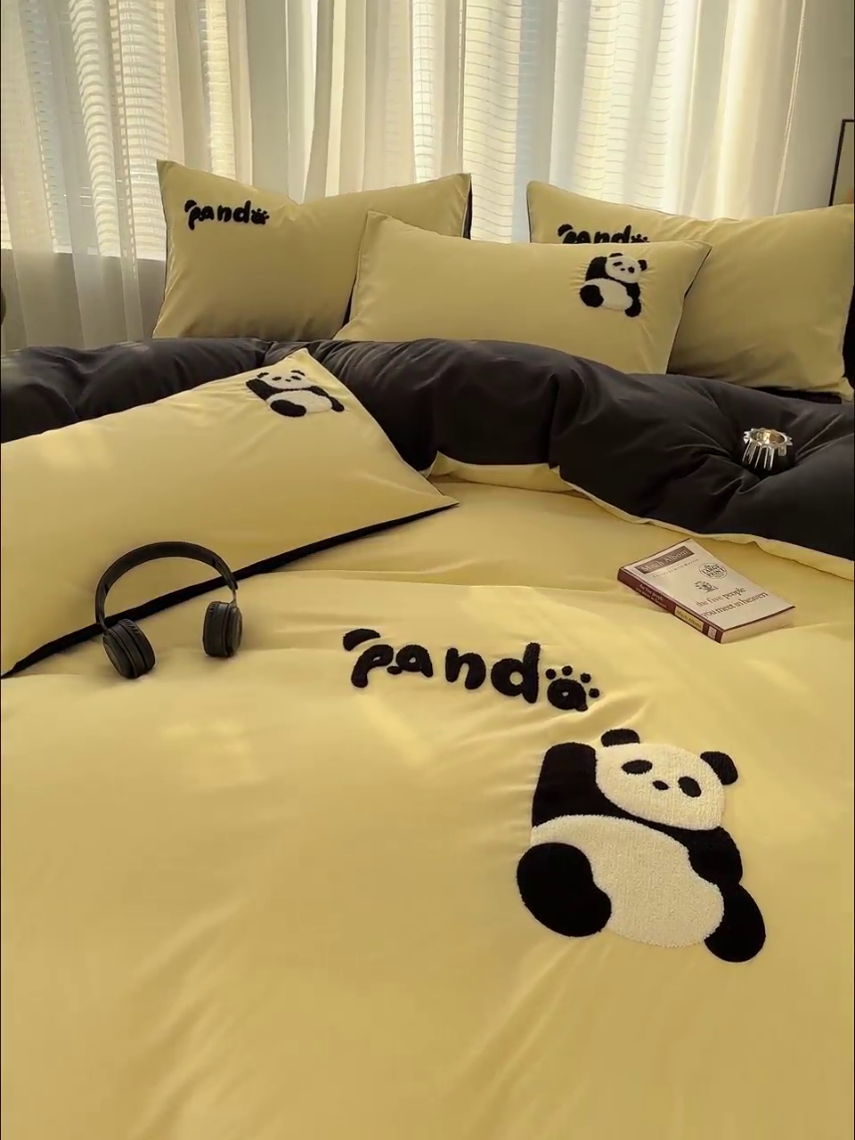 91家纺网 家纺一手货源 找家纺 曼谷家纺 年新款熊猫毛巾绣四件套柔软磨毛床上用品水洗棉套件 熊猫-芝士黑