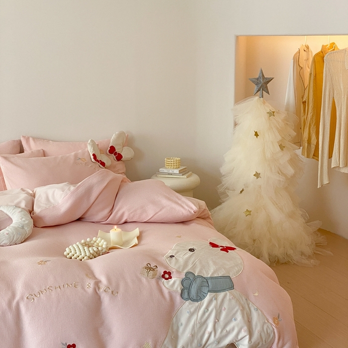 91家纺网 家纺一手货源 找家纺 朗莎 2024新款A版双层纱提花绣花B版40s水洗棉四件套 小兔子粉