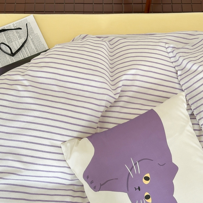 91家纺网 家纺一手货源 找家纺 艾沁家纺  2024新款32支全棉色织水洗棉四件套-紫猫+肥梨 紫条纹