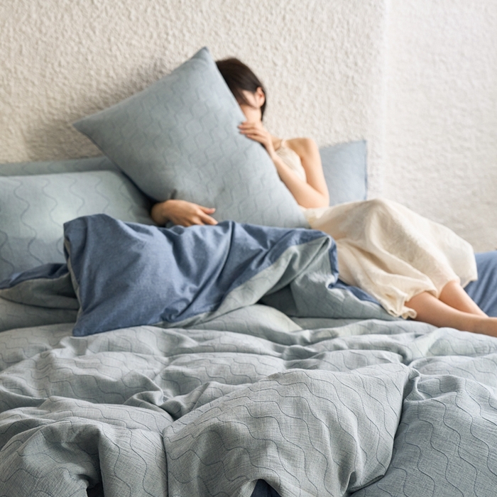 91家纺网 家纺一手货源 找家纺 安莱生活 2025新款双层纱色织提花波浪系列四件套 斜纹波浪 斜纹波浪-深蓝