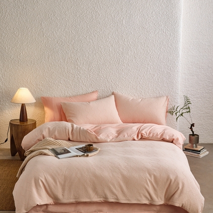 91家纺网 家纺一手货源 找家纺 （总）安莱生活 2025新款双层纱色织提花波浪系列四件套 竖纹波浪