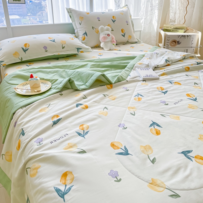 91家纺网 家纺一手货源 找家纺 菲梵家纺 2025春夏新品A类全棉喷气印花夏被 被子被芯 郁金香