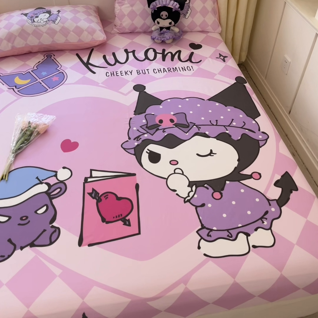 91家纺网 家纺一手货源 找家纺 金爱家 2024新款全棉三丽鸥正版大版单品床笠 晚安库洛米