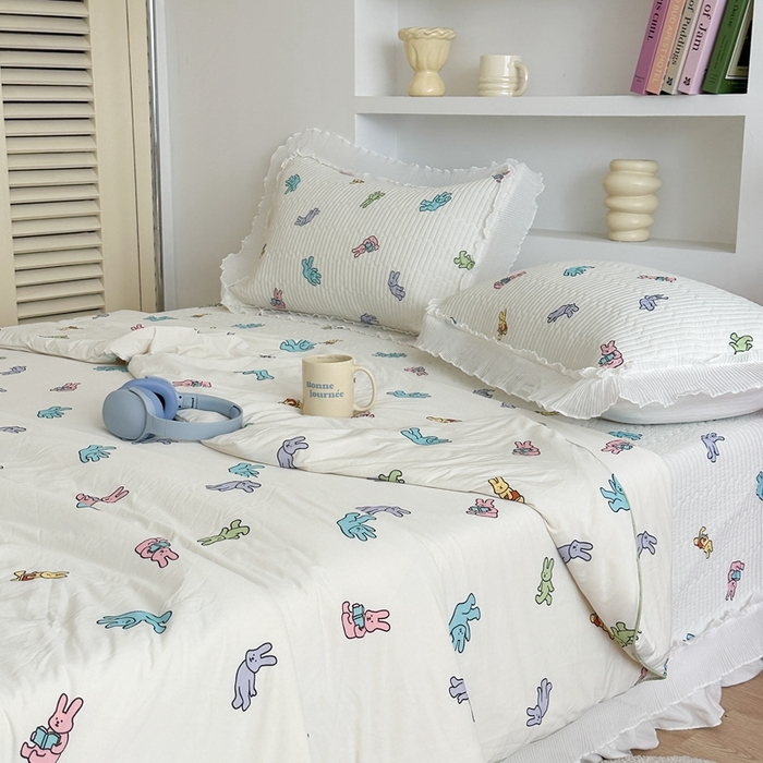 91家纺网 家纺一手货源 找家纺 昔可家纺 2024新款凉感冰皮床盖和同款夏被 七彩兔兔