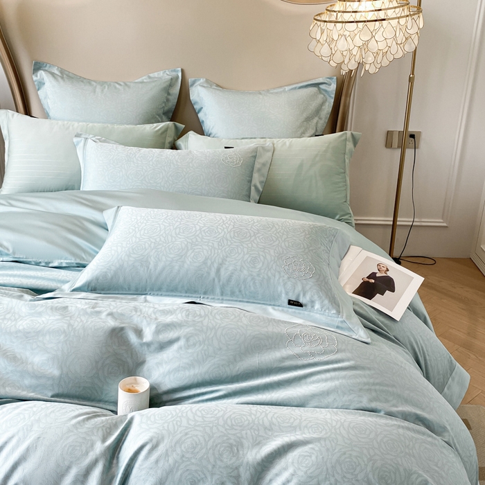 91家纺网 家纺一手货源 找家纺 品家居 2025新款长绒棉宽边印花四件套-邂逅 邂逅蓝色