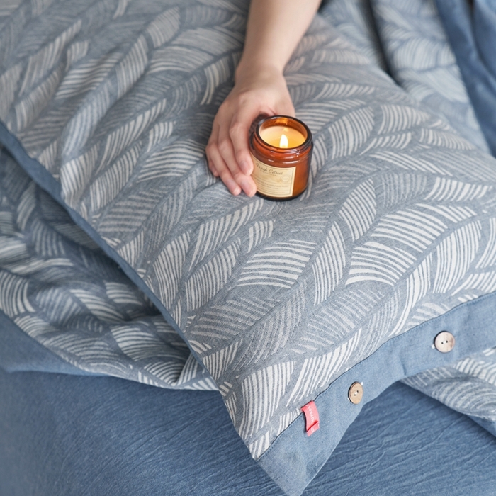 91家纺网 家纺一手货源 找家纺 安莱生活 2024新款高端双层纱色织大提花夏被 落叶 落叶-深蓝