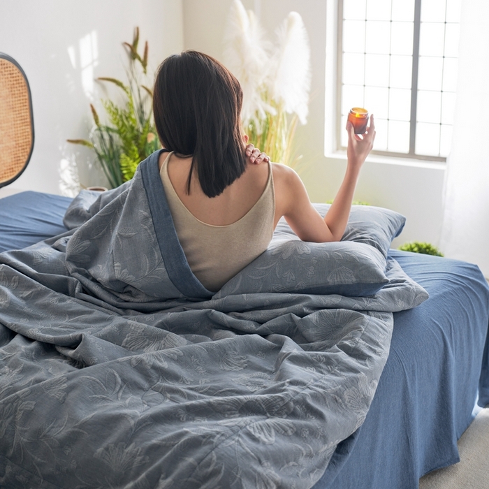 91家纺网 家纺一手货源 找家纺 安莱生活 2024新款高端双层纱色织大提花夏被 馥香 馥香-深蓝