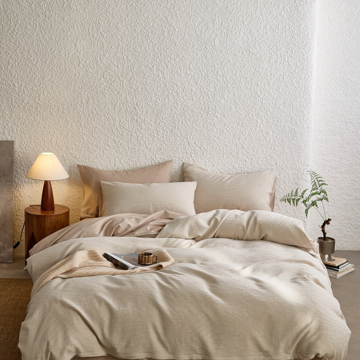 91家纺网 家纺一手货源 找家纺 安莱生活 2025新款双层纱色织提花波浪系列四件套 乱纹波浪 乱纹波浪-卡其