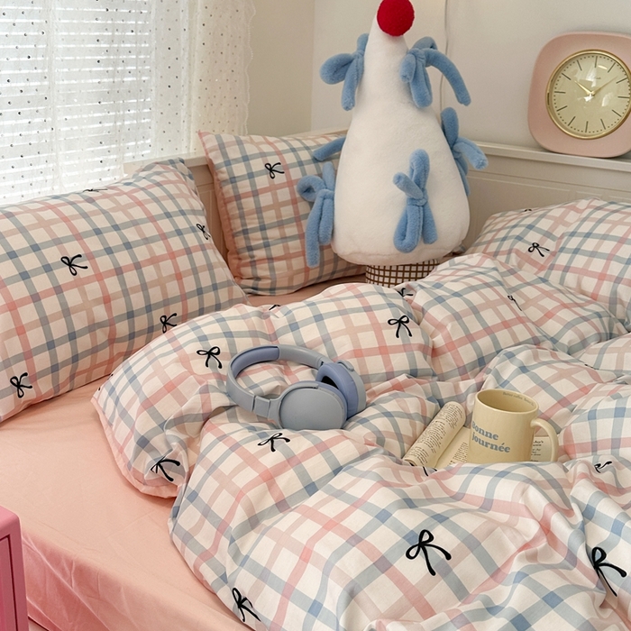 91家纺网 家纺一手货源 找家纺 昔可家纺 2024新款全棉条纹格子四件套--蝴蝶结系列 彩格子蝴蝶结