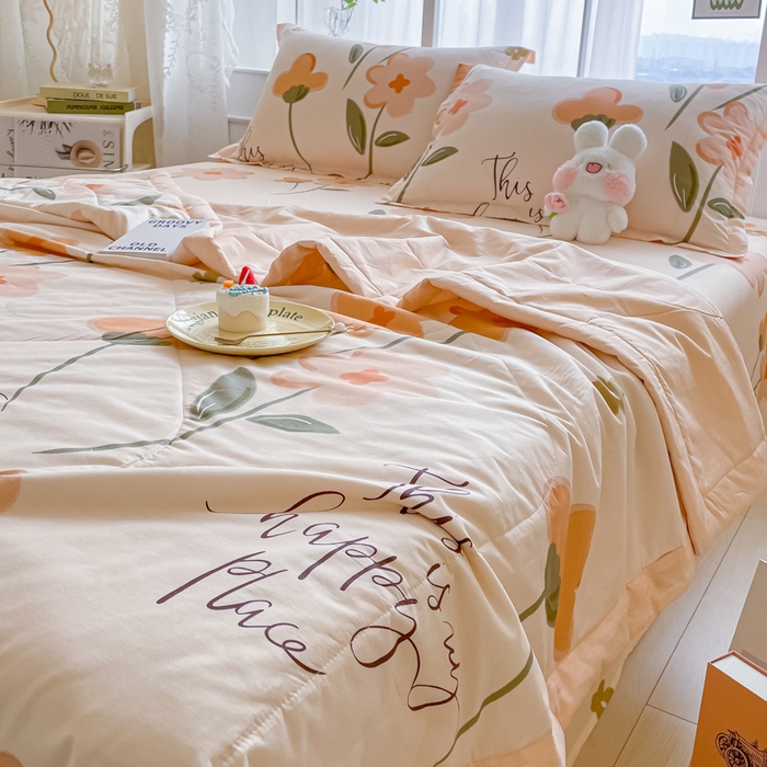 91家纺网 家纺一手货源 找家纺 菲梵家纺 2025春夏新品A类全棉喷气印花夏被 被子被芯 春日暖阳