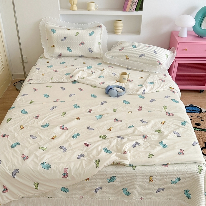 91家纺网 家纺一手货源 找家纺 昔可家纺 2024新款凉感冰皮床盖和同款夏被 七彩兔兔