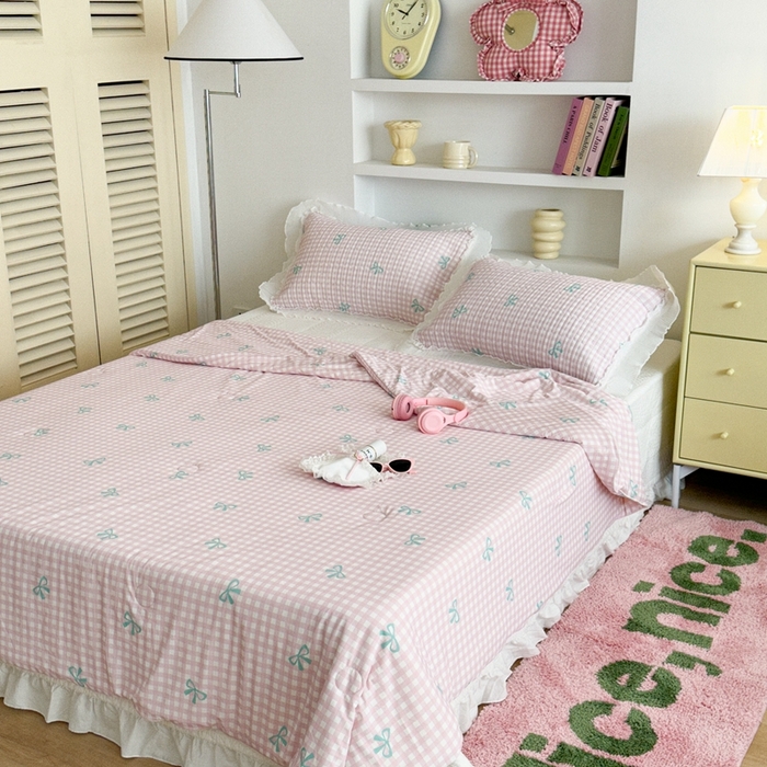 91家纺网 家纺一手货源 找家纺 昔可家纺 2024新款凉感冰皮床盖和同款夏被 粉格绿蝴蝶结