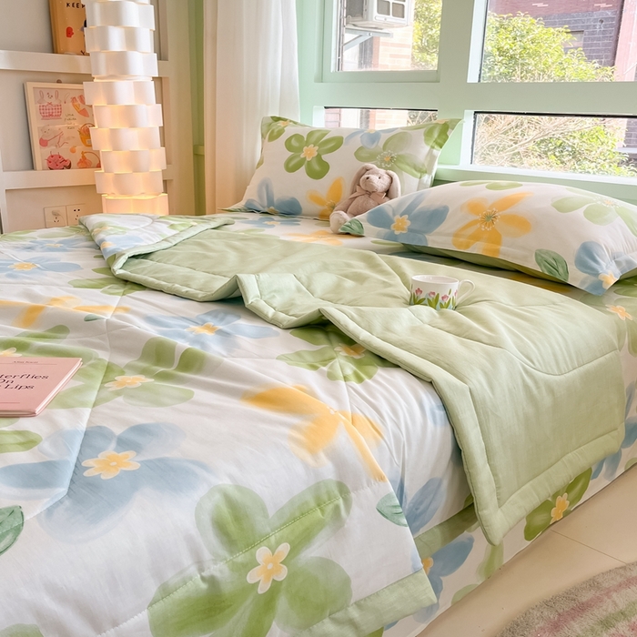 91家纺网 家纺一手货源 找家纺 菲梵家纺 2025春夏新品A类全棉喷气印花夏被 被子被芯 清莹花香