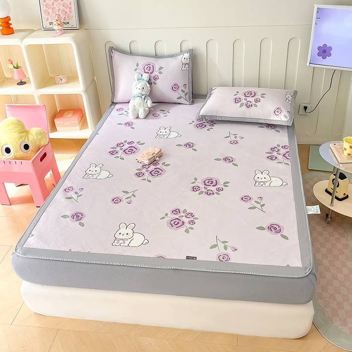 91家纺网 家纺一手货源 找家纺 安哆啦家纺 安哆啦家纺 2024新款A类冰藤印花凉席 紫花兔-床笠款