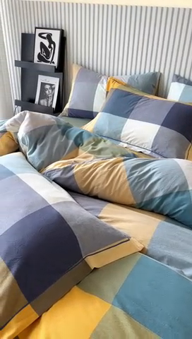 91家纺网 家纺一手货源 找家纺 三沁家居 2024新款格子色织全棉水洗棉四件套 宽边 幻彩蓝