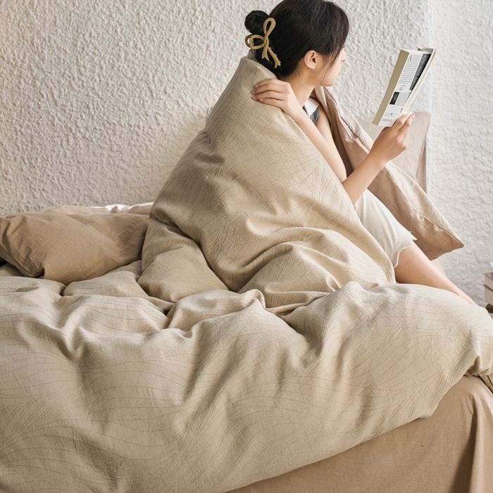 91家纺网 家纺一手货源 找家纺 安莱生活 2025新款双层纱色织提花波浪系列四件套 乱纹波浪 乱纹波浪-卡其