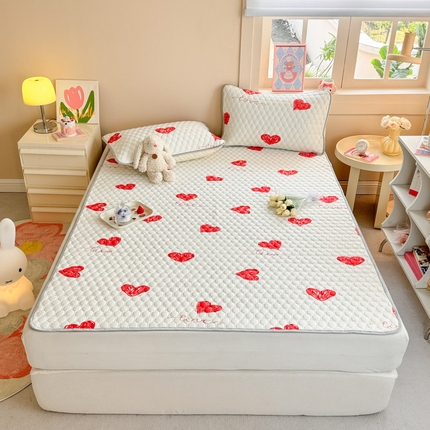 91家纺网 家纺一手货源 找家纺 简宜家居（朝初家纺） 2025新款凉感丝平铺席 爱心