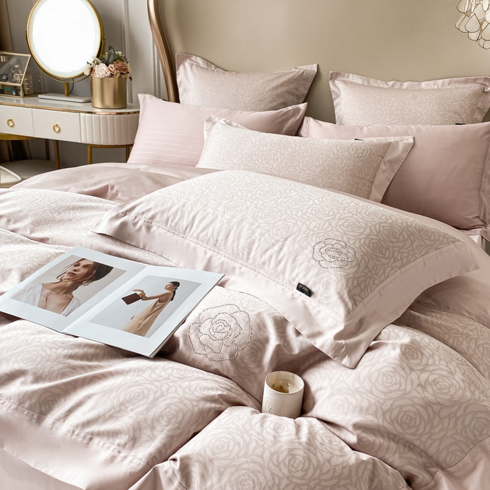 91家纺网 家纺一手货源 找家纺 品家居 2025新款长绒棉宽边印花四件套-邂逅 邂逅粉色