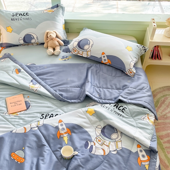 91家纺网 家纺一手货源 找家纺 菲梵家纺 2025春夏新品A类全棉喷气印花夏被 被子被芯 太空漫步