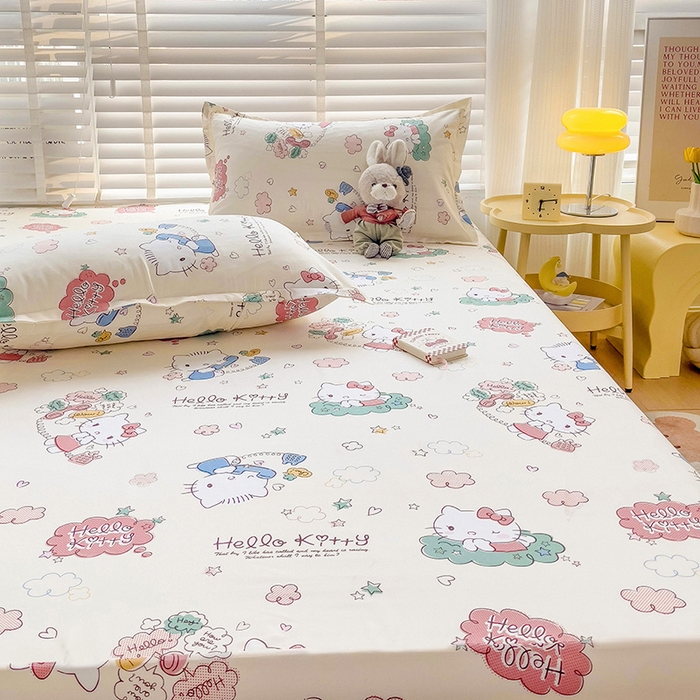 91家纺网 家纺一手货源 找家纺 楠沐家纺 2025新款亲肤印花芦荟棉水洗棉床笠系列 KT粉蓝喵喵