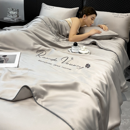 91家纺网 家纺一手货源 找家纺 （总）绘萱家居 2025爆款绣花水洗天丝夏被四件套水洗真丝夏被冰丝夏凉被空调被-梵宝