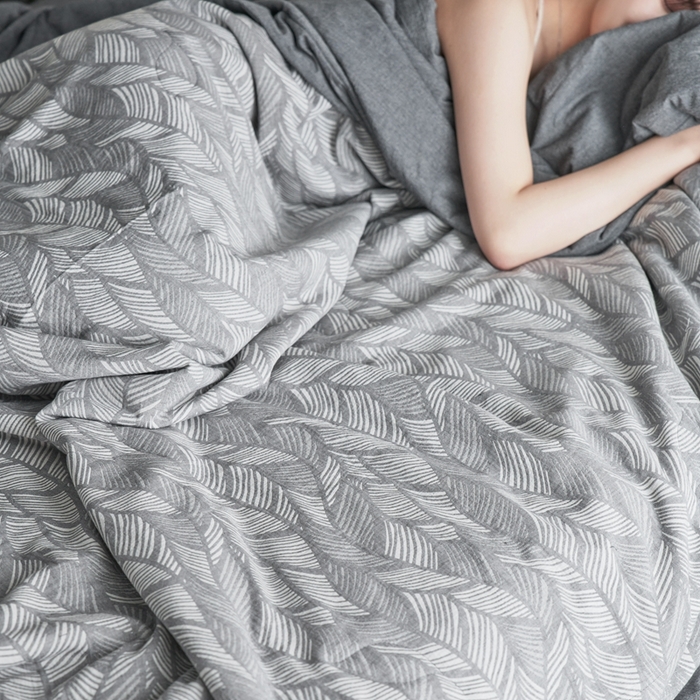 91家纺网 家纺一手货源 找家纺 安莱生活 2024新款高端双层纱色织大提花夏被 落叶 落叶-深灰
