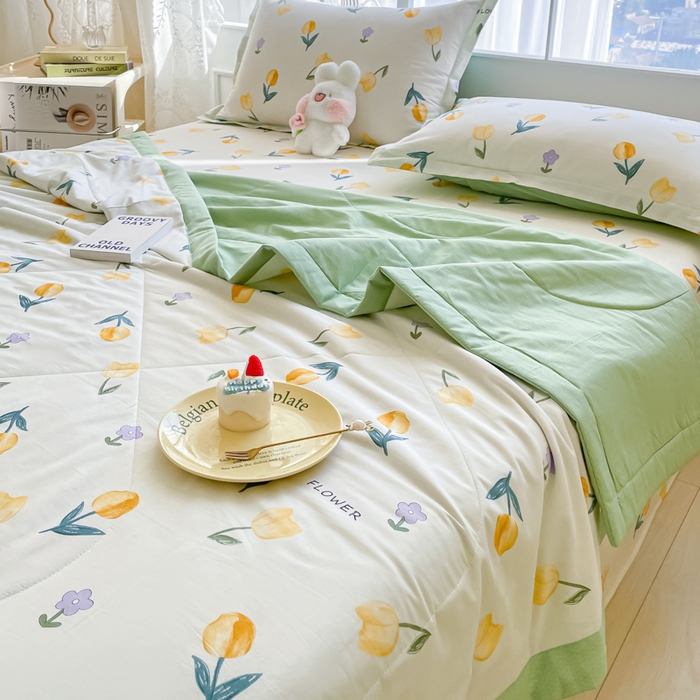 91家纺网 家纺一手货源 找家纺 菲梵家纺 2025春夏新品A类全棉喷气印花夏被 被子被芯 郁金香