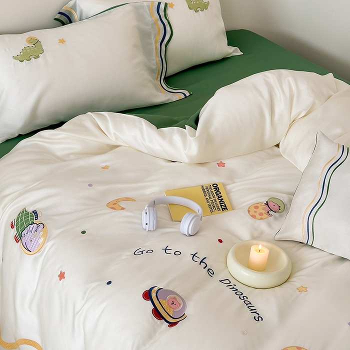 91家纺网 家纺一手货源 找家纺 （总）西西家居 2024新款LF60支奥地利兰精天丝绣花款四件套--星球恐龙