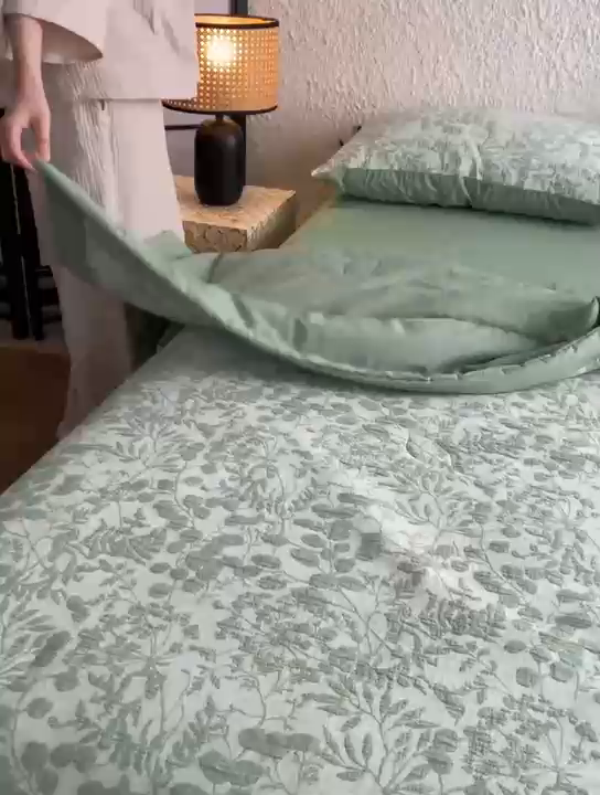 91家纺网 家纺一手货源 找家纺 安莱生活 2024新款高端双层纱栀子花色织大提花夏被及夏被四件套 栀子花-嫩绿