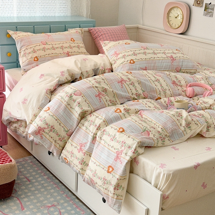 91家纺网 家纺一手货源 找家纺 昔可家纺 2024新款全棉卡通印花四件套 草莓蝴蝶结