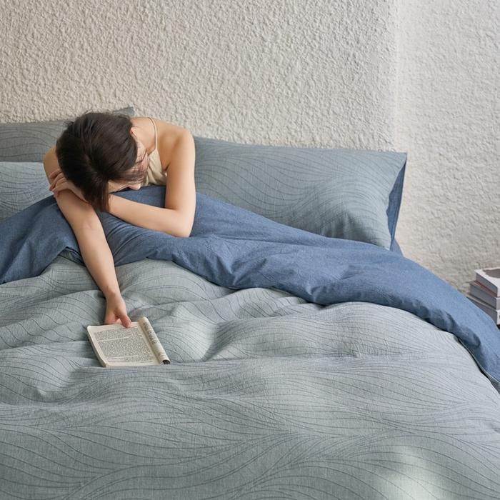 91家纺网 家纺一手货源 找家纺 安莱生活 2025新款双层纱色织提花波浪系列四件套 乱纹波浪 乱纹波浪-深蓝