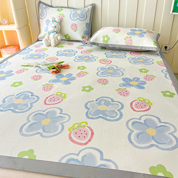 91家纺网 家纺一手货源 找家纺 安哆啦家纺 安哆啦家纺 2024新款A类冰藤印花凉席 草莓蓝花-凉席款