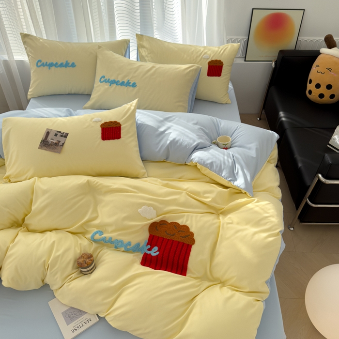 91家纺网 家纺一手货源 找家纺 曼谷家纺 年新款熊猫毛巾绣四件套柔软磨毛床上用品水洗棉套件 蛋糕-芝士蓝