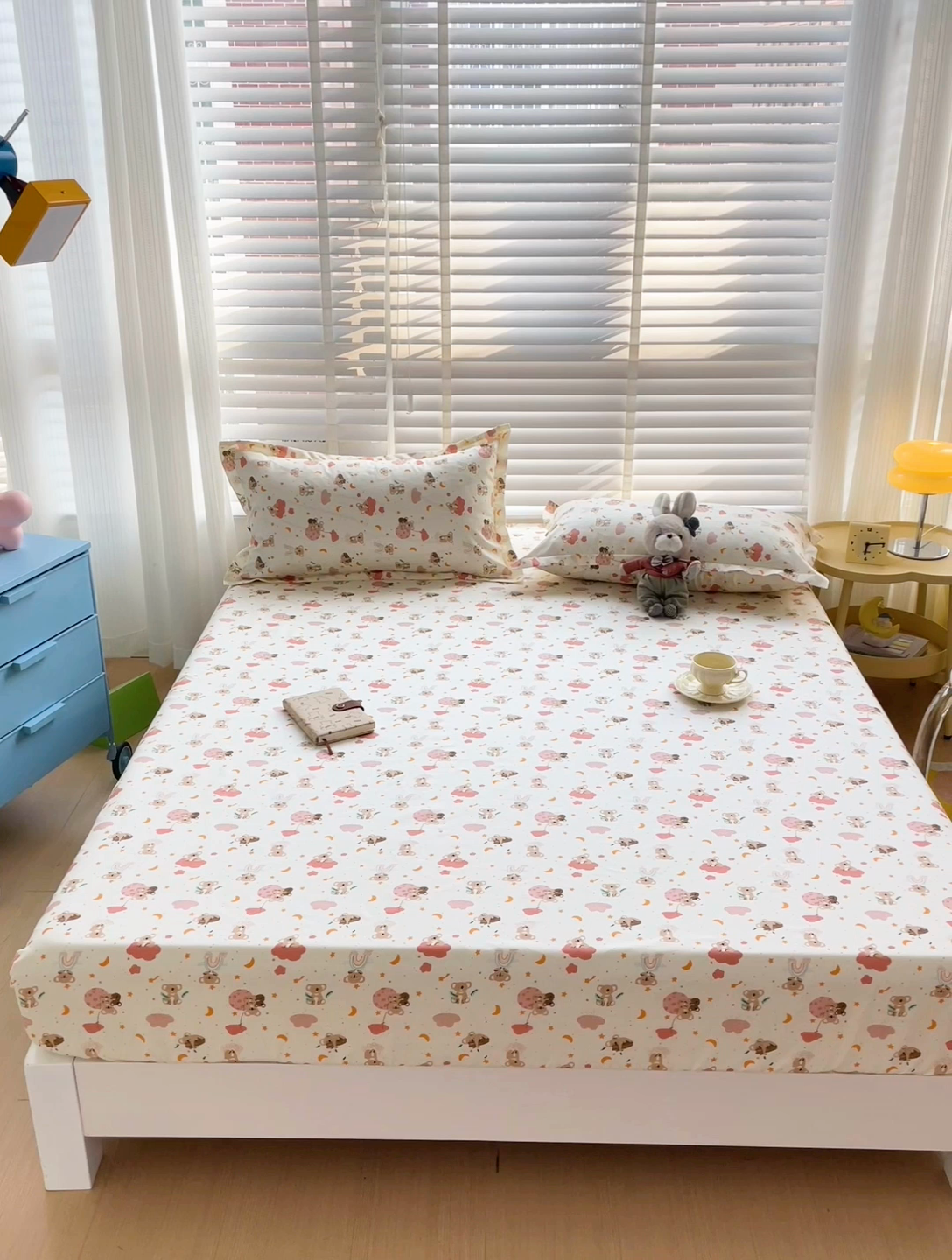 91家纺网 家纺一手货源 找家纺 楠沐家纺 2025新款亲肤印花芦荟棉水洗棉床笠系列 彩虹猴