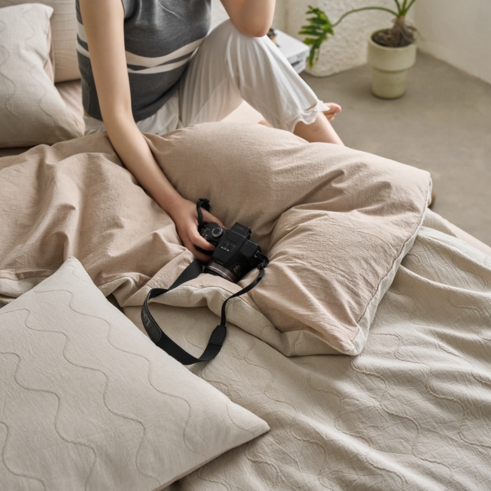 91家纺网 家纺一手货源 找家纺 安莱生活 2025新款双层纱色织提花波浪系列四件套 竖纹波浪 竖纹波浪-卡其