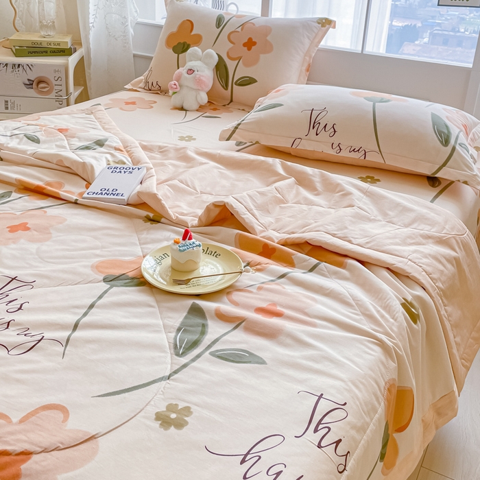 91家纺网 家纺一手货源 找家纺 菲梵家纺 2025春夏新品A类全棉喷气印花夏被 被子被芯 春日暖阳