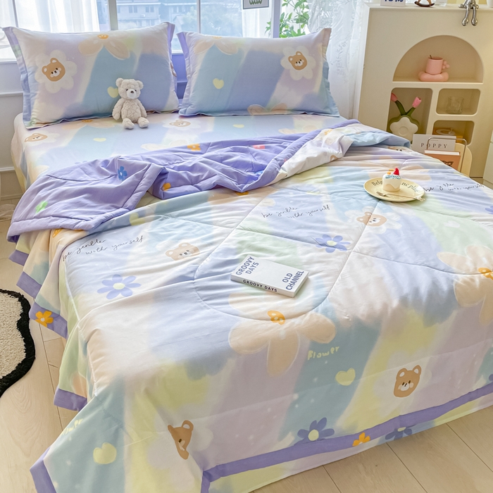 91家纺网 家纺一手货源 找家纺 菲梵家纺 2025春夏新品A类全棉喷气印花夏被 被子被芯 元气小熊